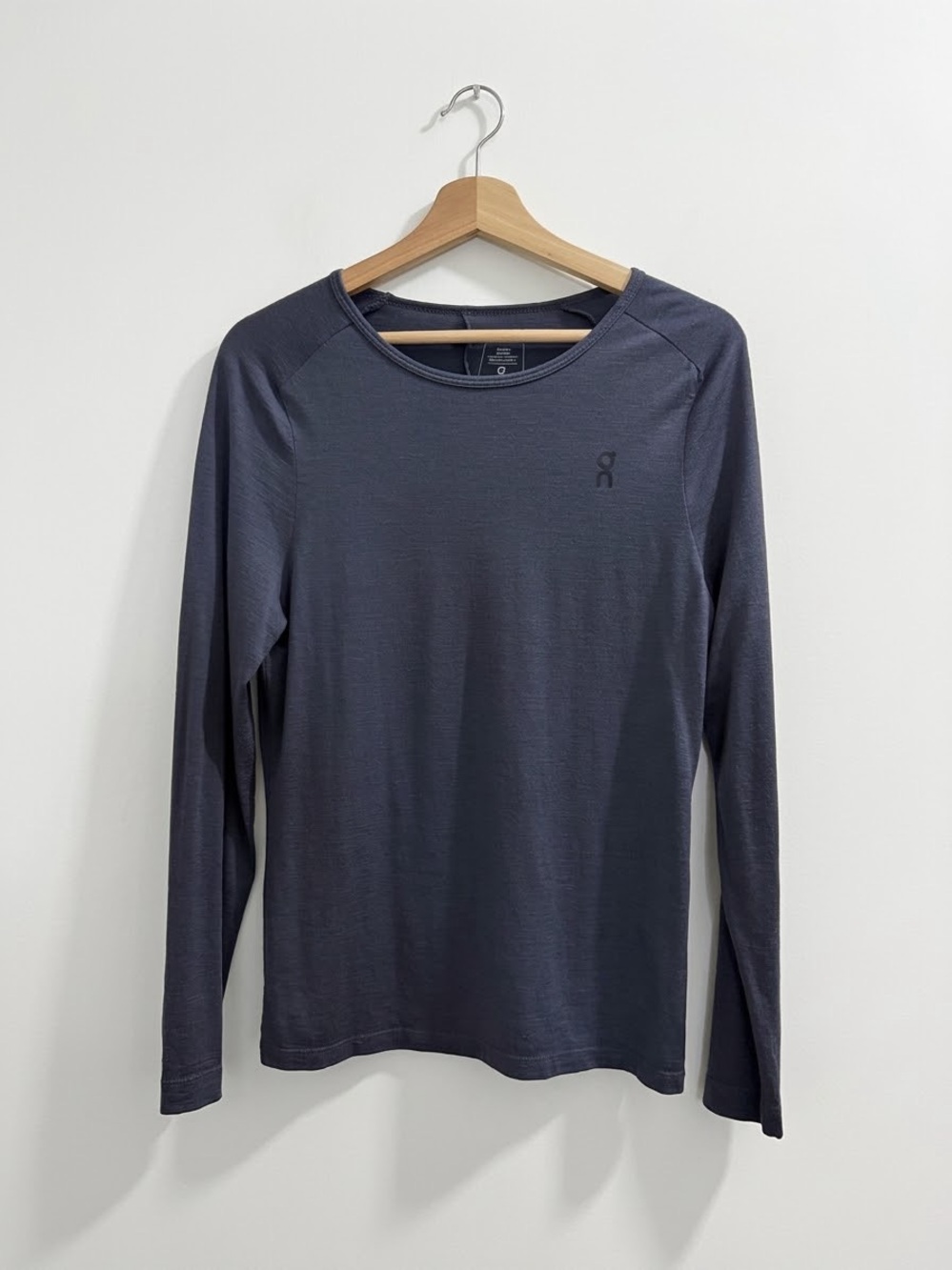 On Running Women's Merino Wool Blend Long-T Long Sleeve Top Navy Size L